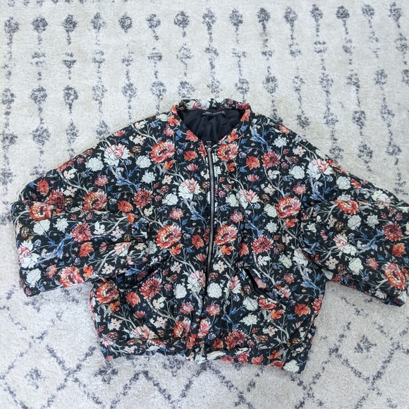 Quilted Floral Lightweight Jacket - Picture 5 of 7
